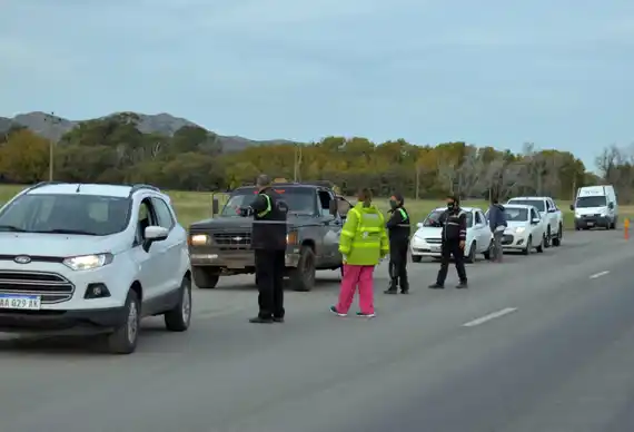 Alrededor de 1500 personas transitan de manera diaria por los puestos de control
