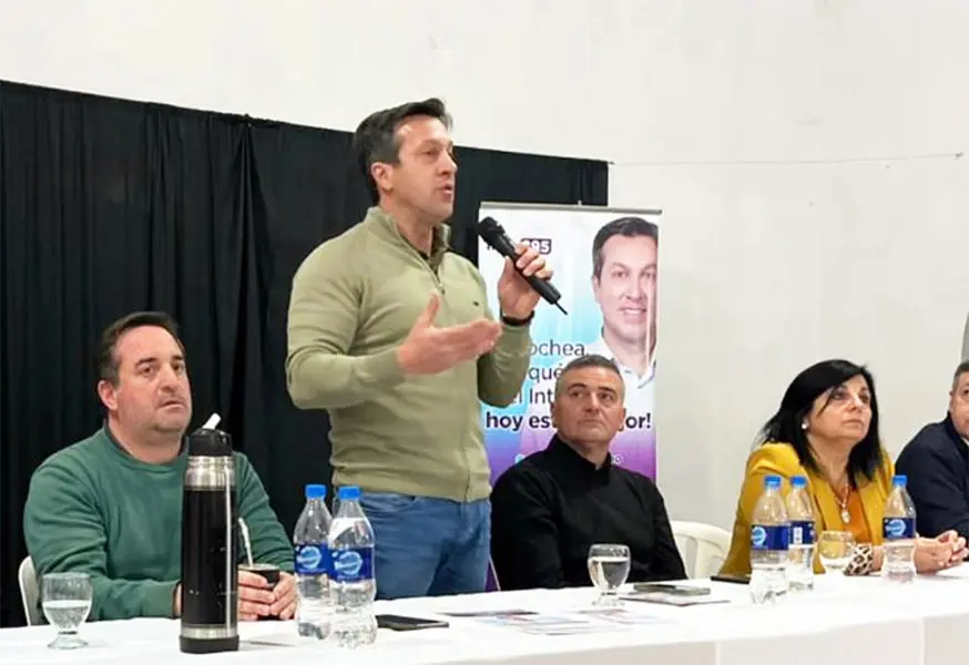 Los precandidatos de Arturo