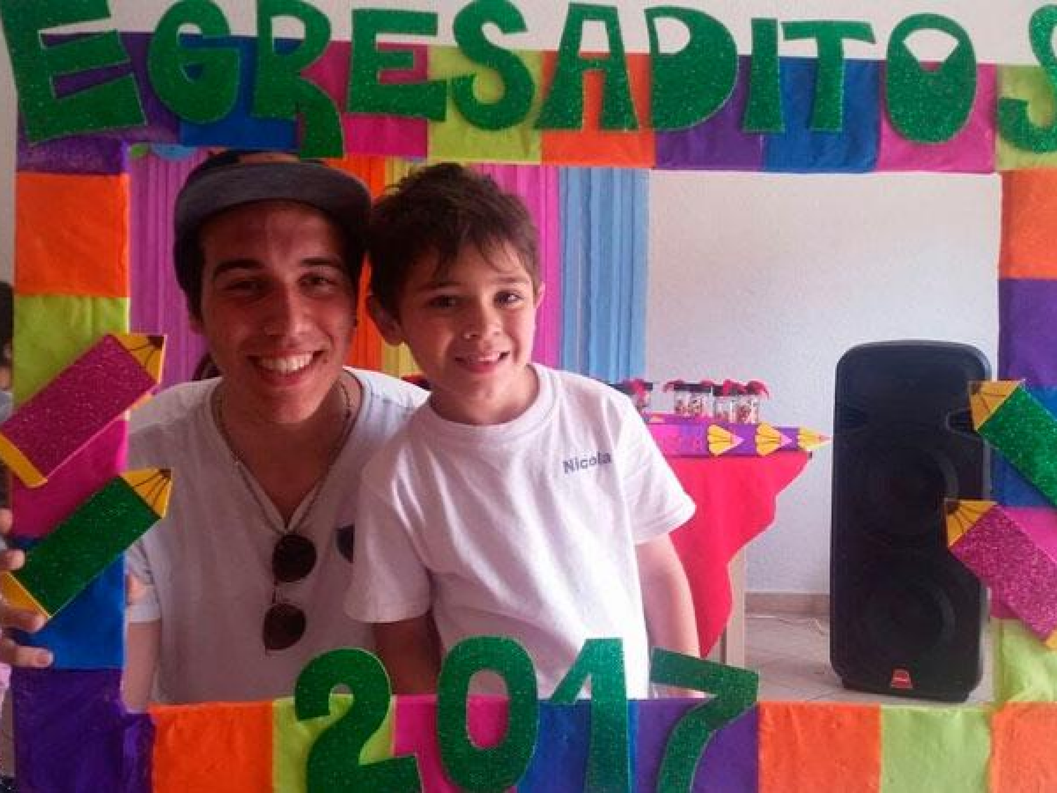 La historia del joven que creó una “poción mágica contra el bullying” para ayudar a su hermanito