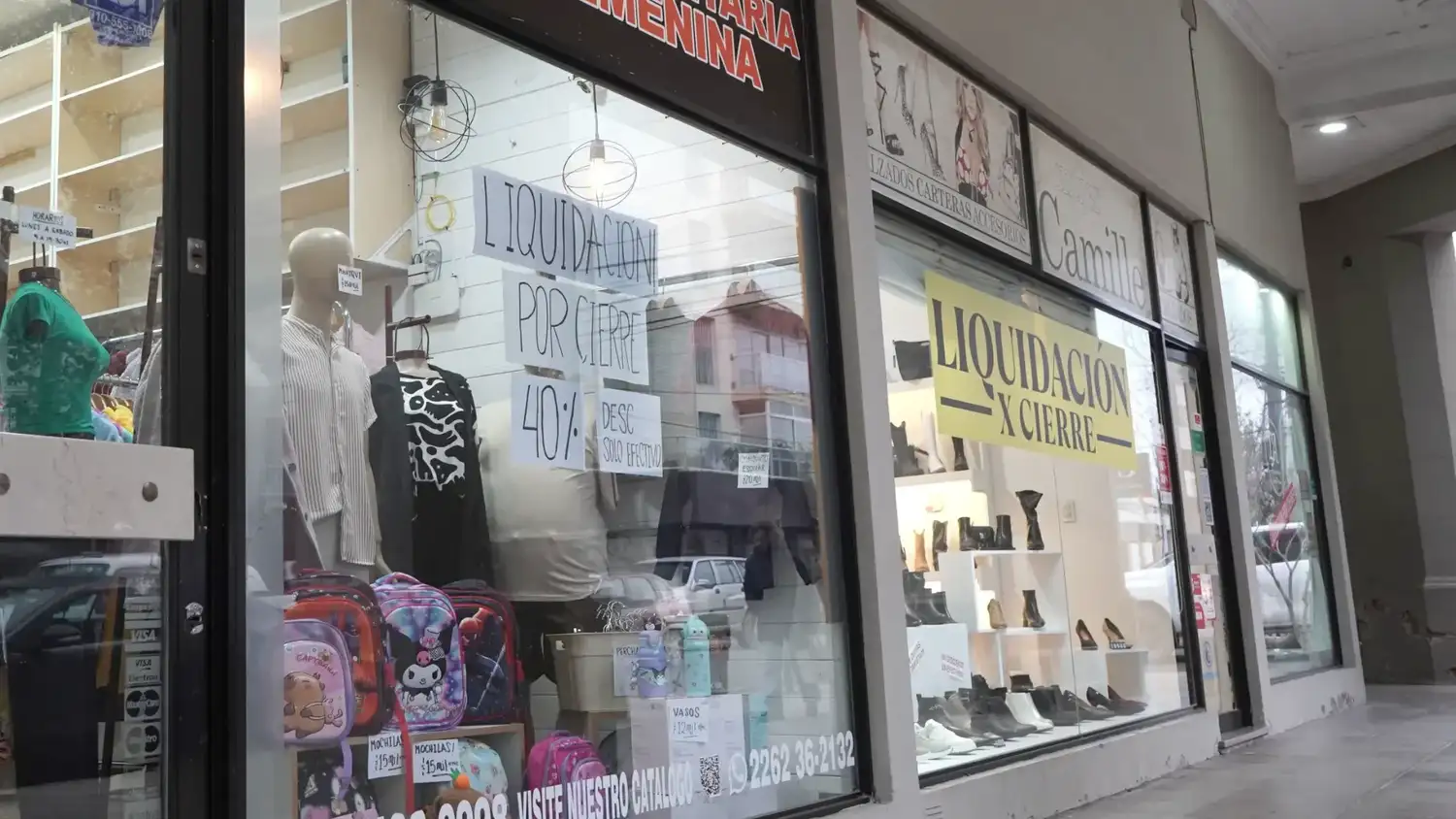 Habitual. Cada vez más carteles de liquidación por cierre se pueden ver en el centro