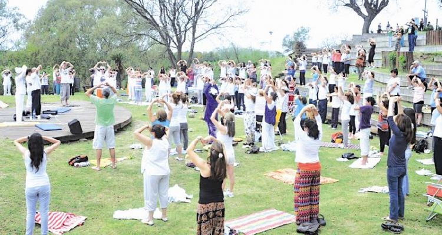 Meditación Masiva en el Paseo Público