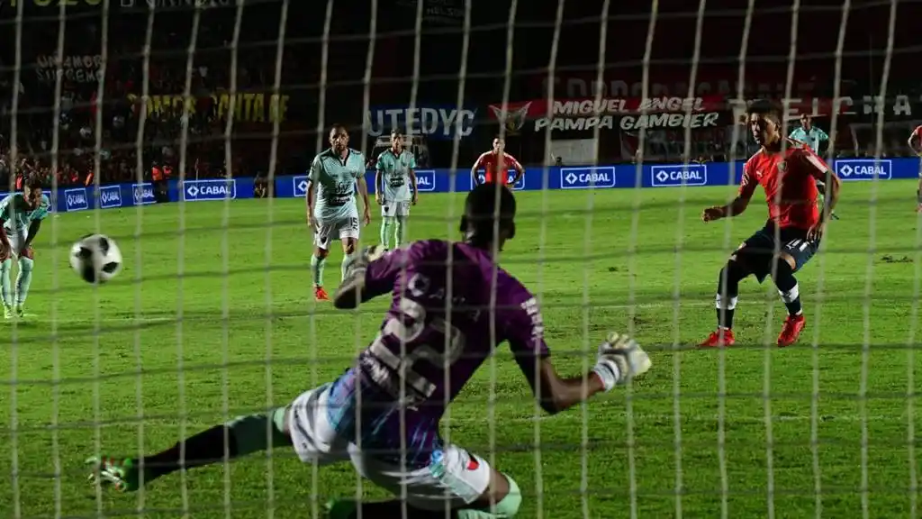 Independiente pisó fuerte en su visita a Santa Fe