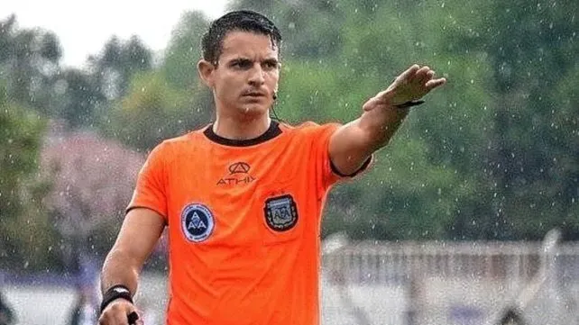 Juan Pafundi arbitrará  a la Crema en su visita al Funebrero el domingo a las 16.