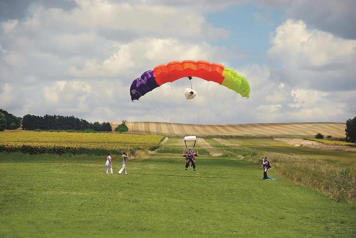 Laguna y Sierra de los Padres