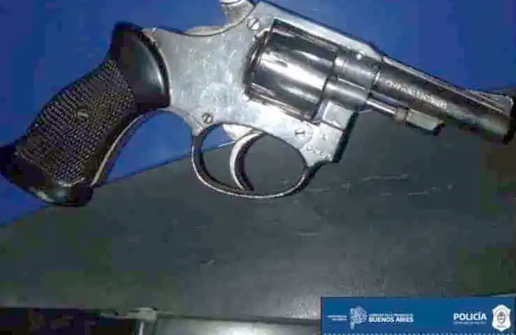 El arma. Secuestrada la noche del 27 de setiembre de 2021, de un domicilio de calle 65
