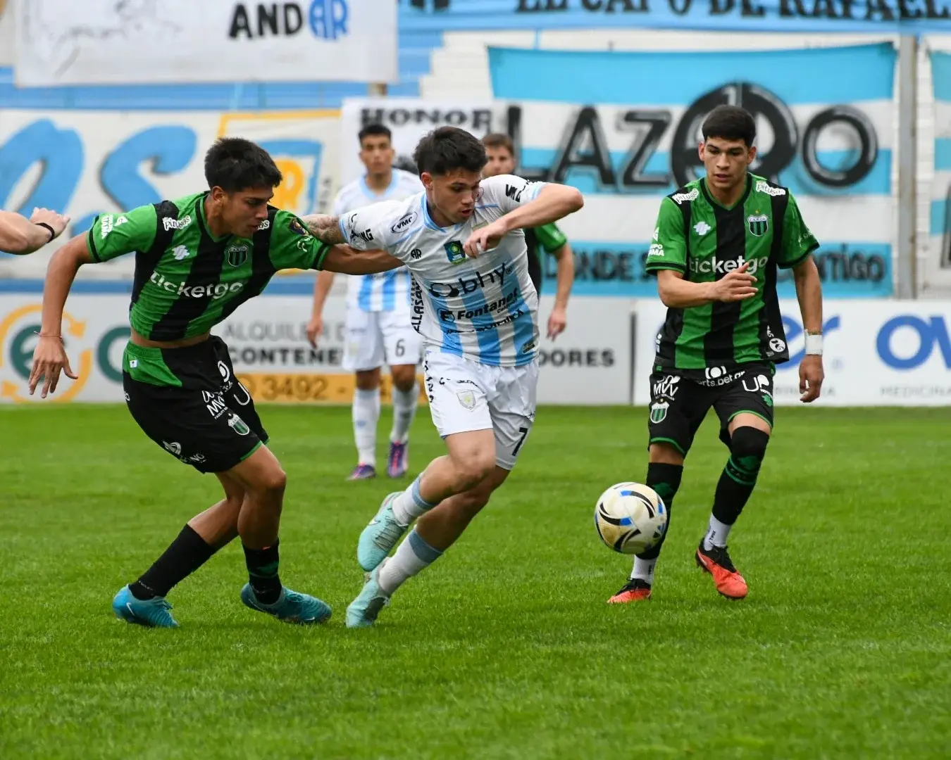 Atlético de Rafaela volvió al triunfo: venció a Nueva Chicago con diez jugadores