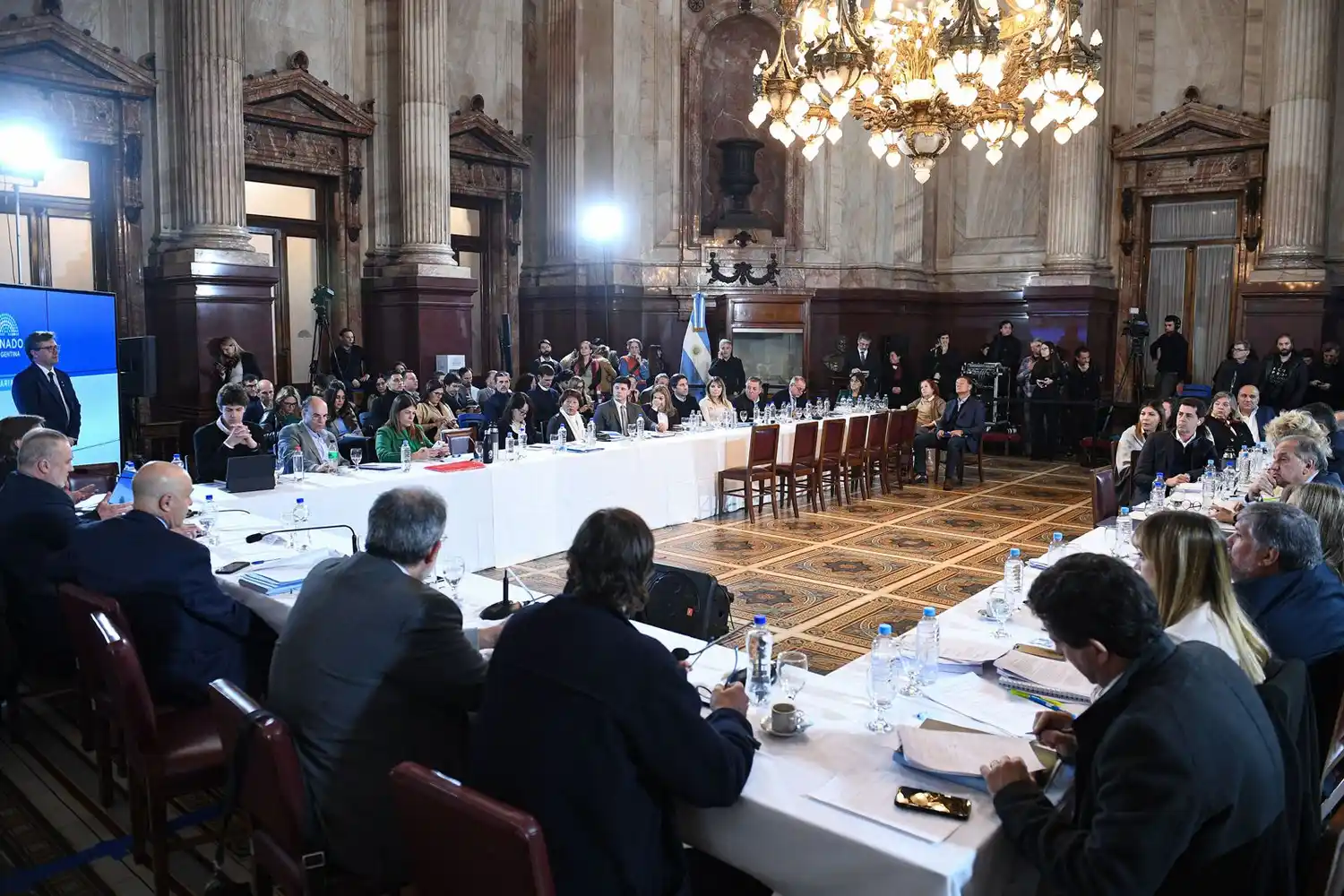 A horas de la votación, cómo quedaron la Ley Bases y el Paquete Fiscal