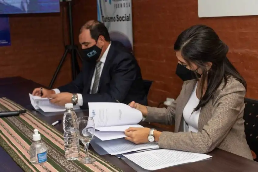 Adultos mayores de la CPS podrán viajar a diferentes destinos turísticos de la provincia