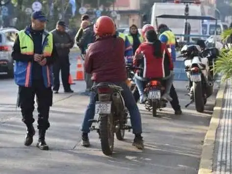 Brunelli: “El seguro es obligatorio
y es lo mínimo para cuidar la moto”