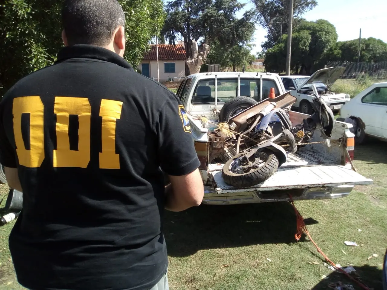 Secuestran en una casa vehículos robados