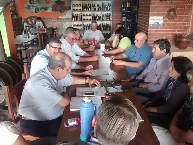 Se reunieron dirigentes de Una y Cambiemos
