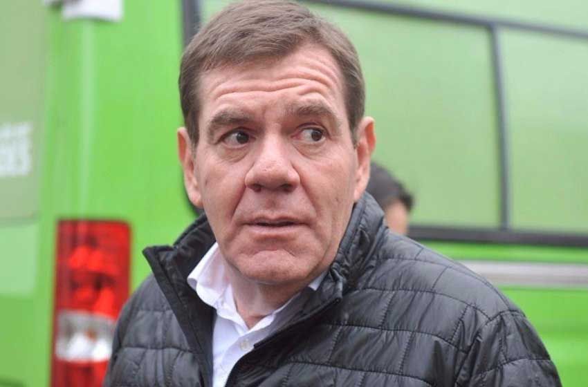 "Es raro que alguien que encabece una lista no aporte a la campaña"