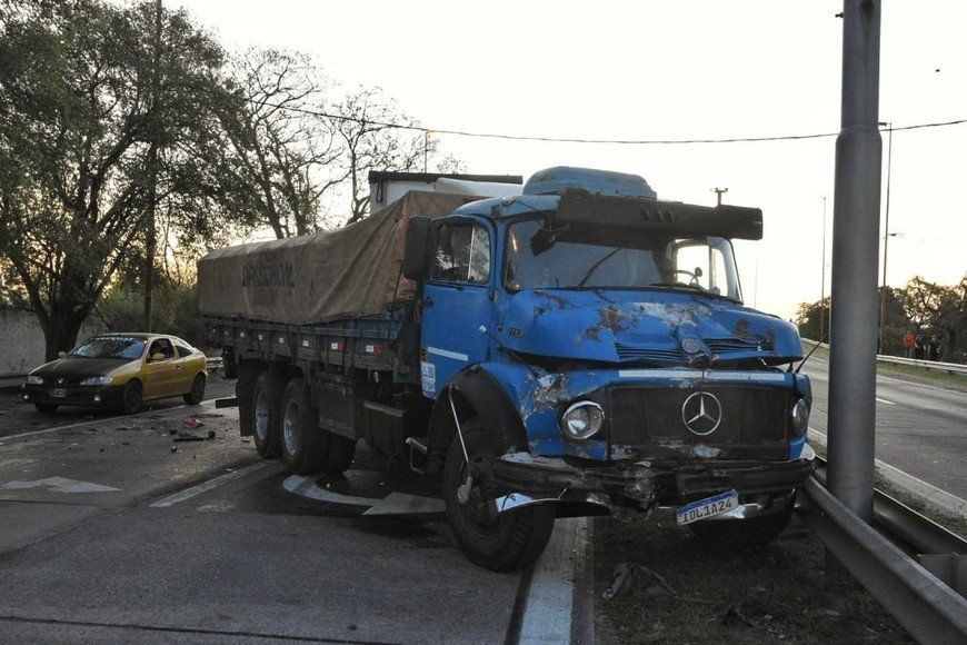 Colectivo con estudiantes crespenses fue colisionado en Santa Fe