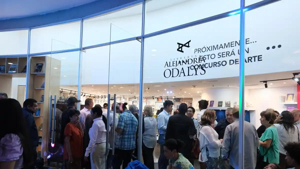 Librería Alejandría reabrió sus puertas en una nueva sede