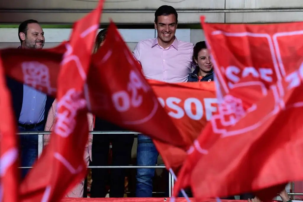 El socialista Sánchez pretende gobernar en solitario pese a la exigencia de Podemos