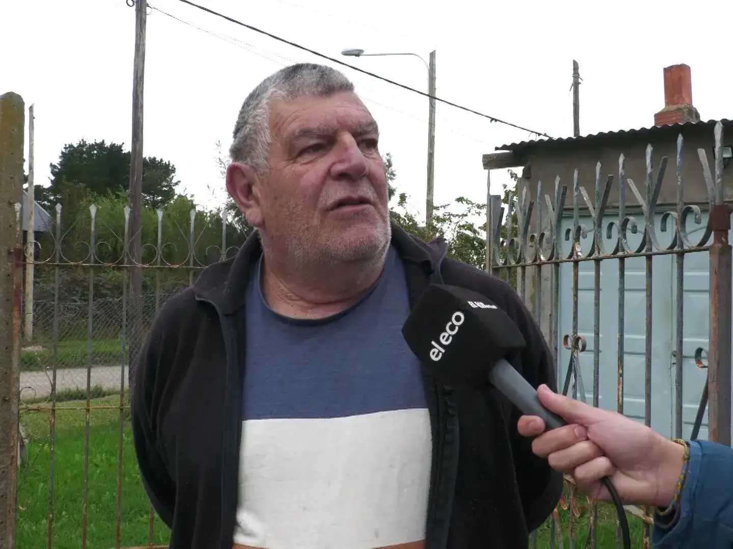 “Prometen que van a venir, pero no pasa nada. Vivimos así constantemente”, lamentaron.