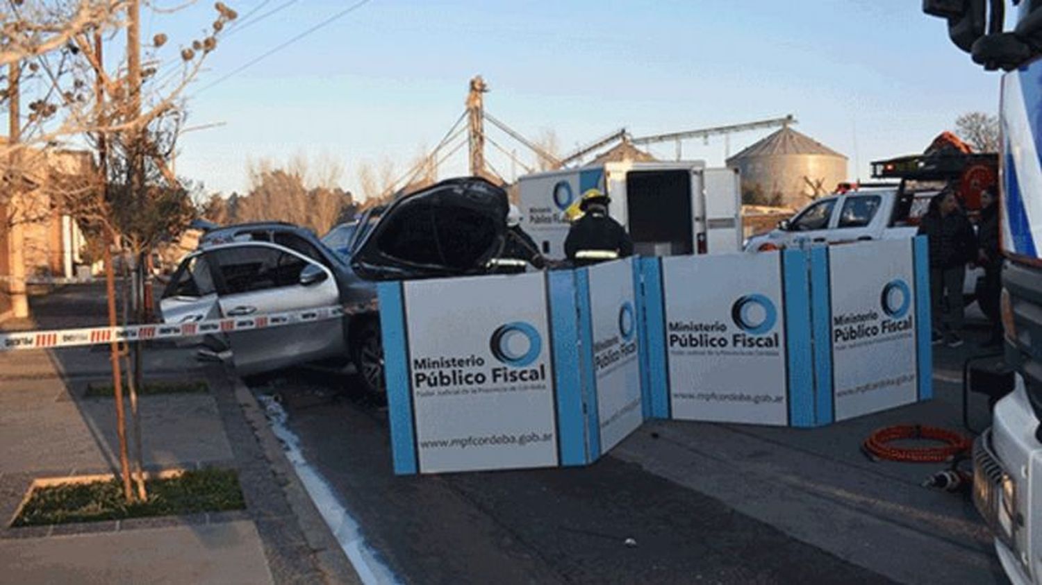 Se soltó el acoplado y chocó un auto en La Playosa: murió un hombre y causó un apagón