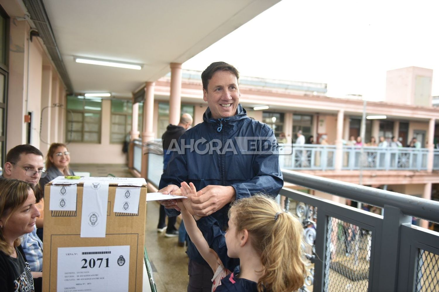 Martín Roberto Piaggio emitió su voto y seguirá recorriendo las escuelas