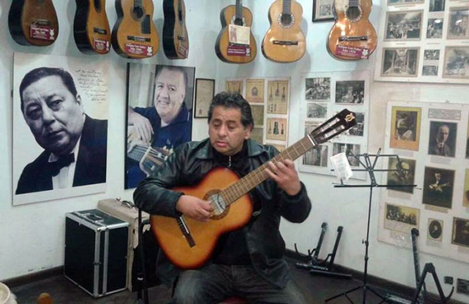 Profeta de  la guitarra en tierra ajena