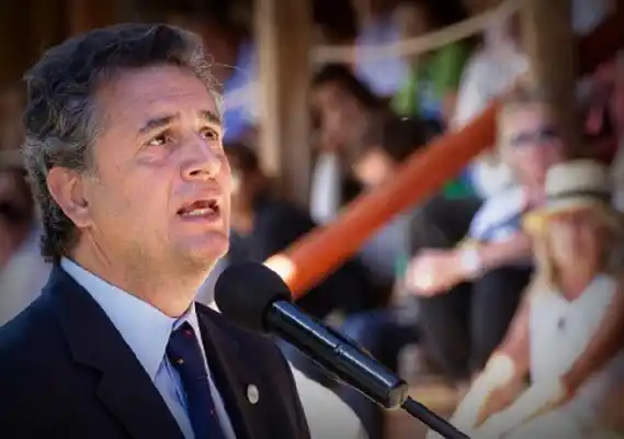 El titular de La Rural acusó a Scioli de fascista y autoritario