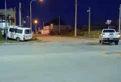 Es grave el estado de un motociclista tras un choque con una combi