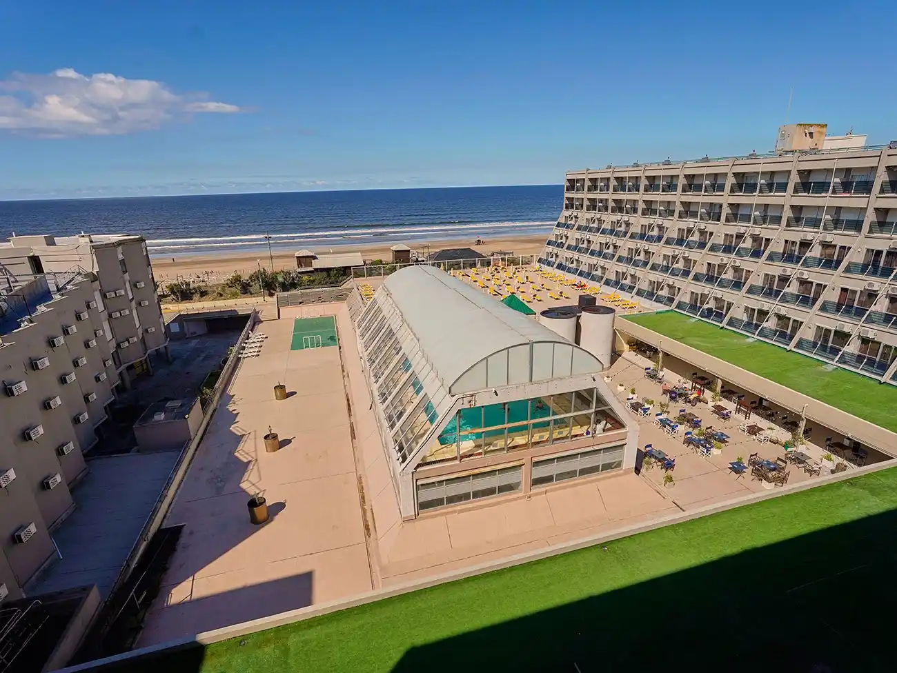Un hotel All Inclusive en San Bernardo: Una propuesta turística con comidas, bebidas y pileta climatizada