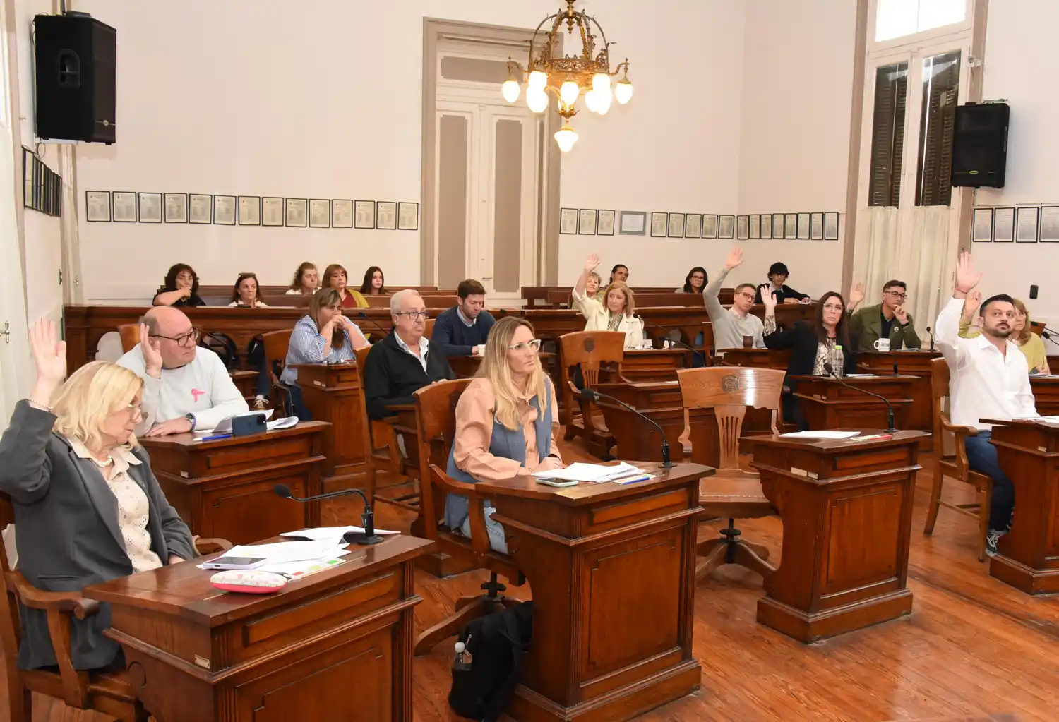 La votación en la sesión del 9 de octubre pasado, cuando la oposición aprobó la consulta a la Asesoría General de Gobierno.