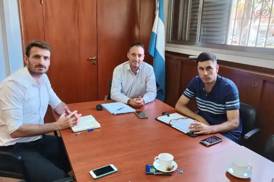 Reunión para mejorar la infraestructura hídrica de San Vicente