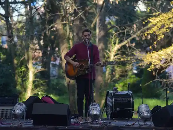 El Municipio convoca a artistas locales para "enriquecer" la programación cultural 2026