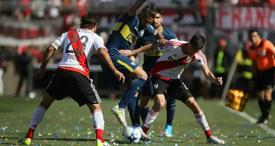 Boca festejó ante River en San Juan