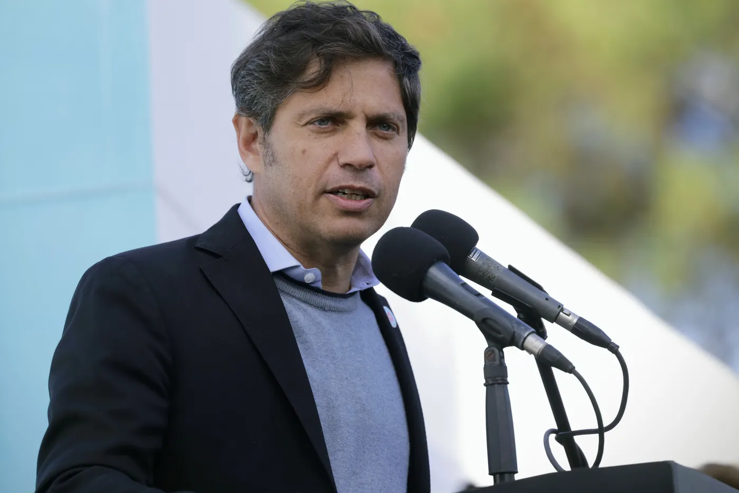 Dura respuesta de Kicillof a Milei por la planta de GNL: “irresponsable” y “trasnochado”