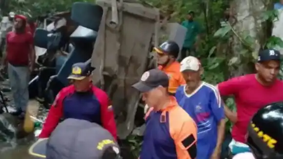 ACCIDENTE EN MONAGAS dejó 5 fallecidos y 8 heridos: autobús donde viajaba equipo infantil de futbol cayó al vacío