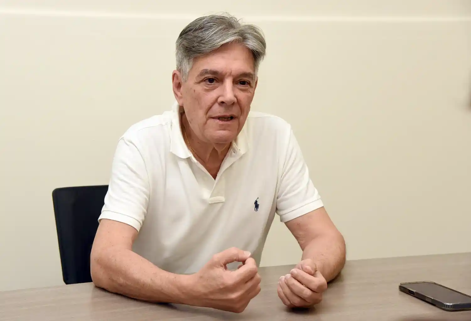 El cirujano Carlos Bertini. Nacido en Tandil, fue parte de la tripulación del buque hospital Bahía Paraíso.