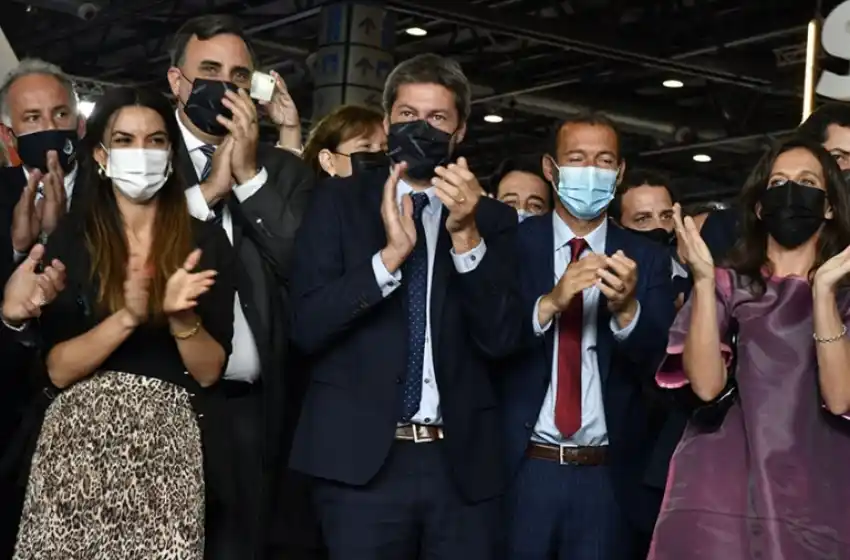 Lammens anunció que el programa Previaje se convertirá en ley