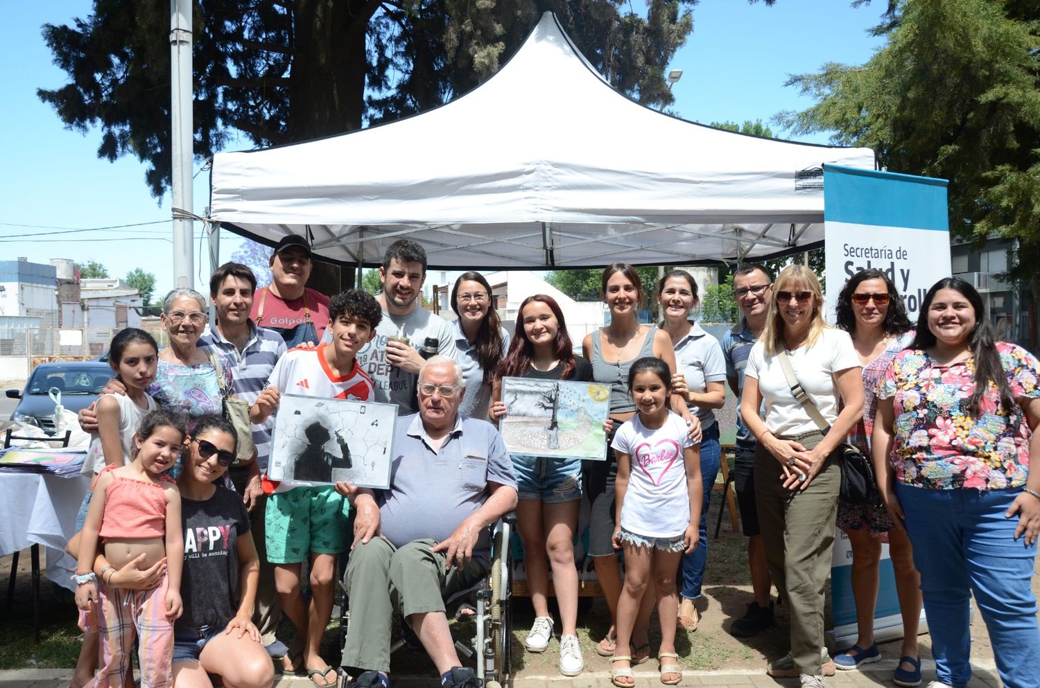 Los artistas Calderone y Pistritto plasmaron los trabajos ganadores del desafío “Creértela para cuidarte”