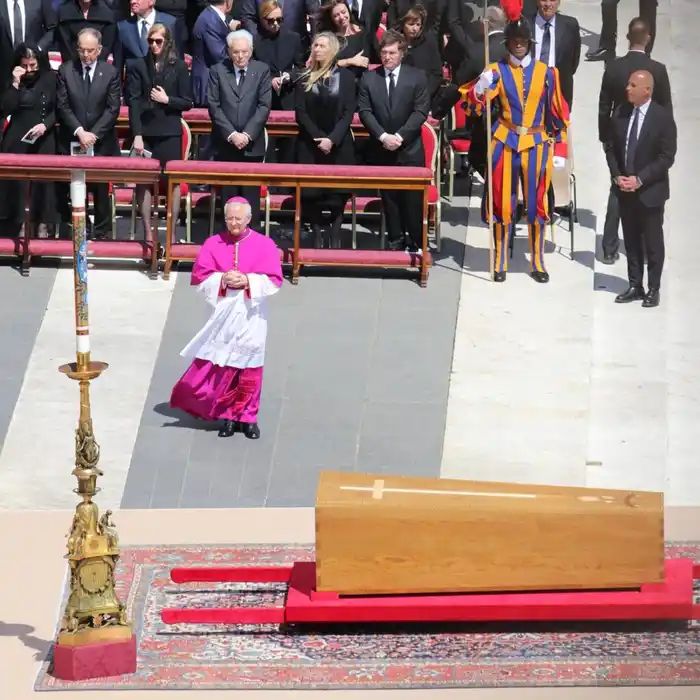 papa francisco despedida