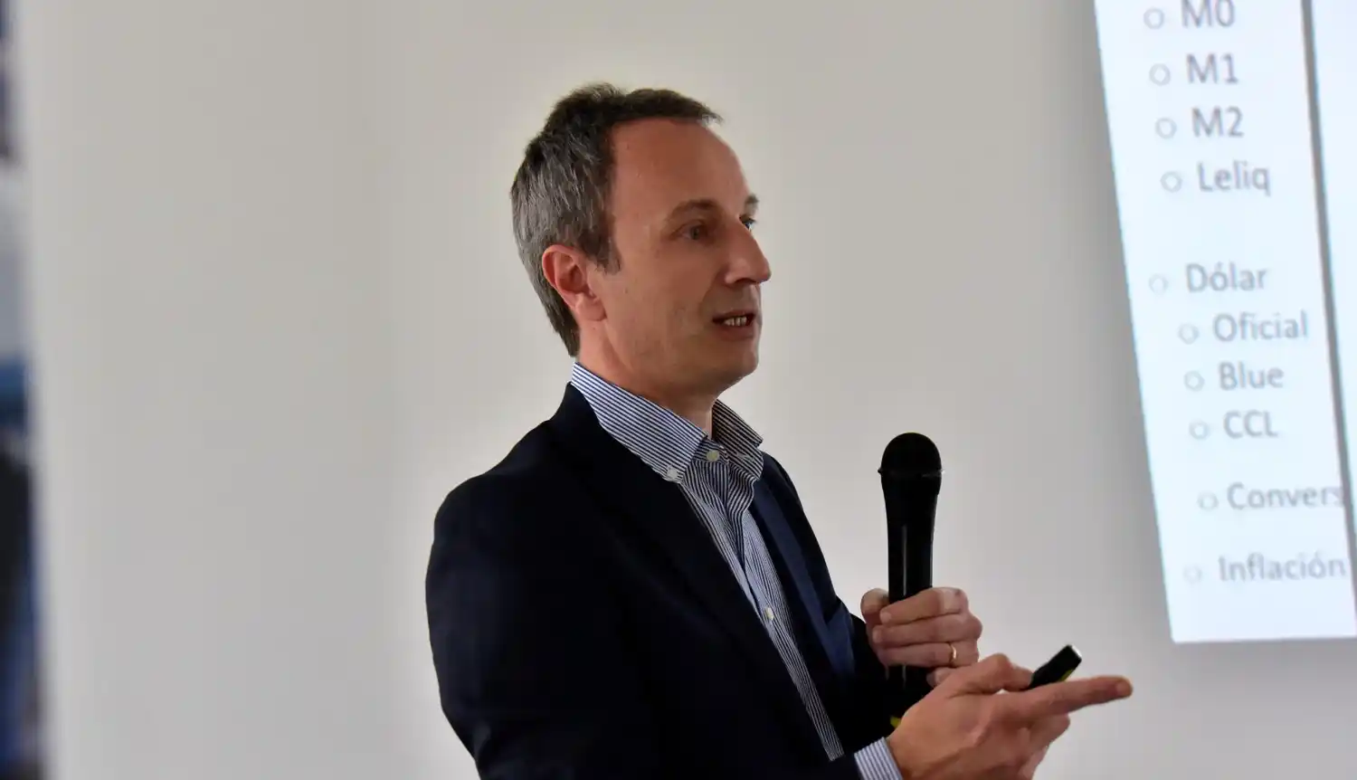 Disertaron sobre la situación económica del país.