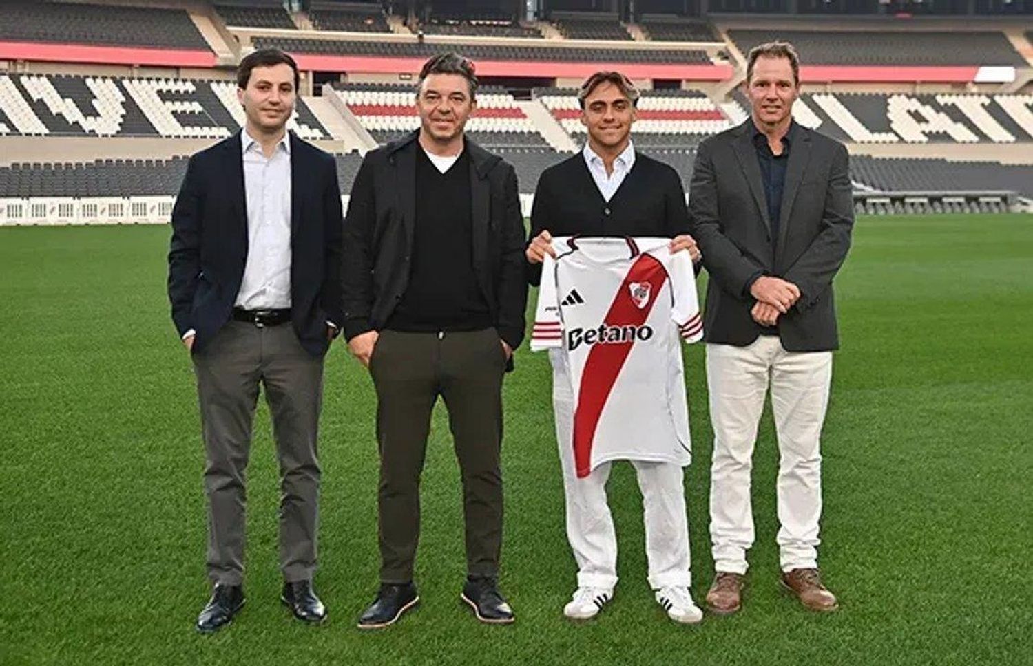 Alex Woiski, el "europibe" con raíces marplatenses que River blindó con una cláusula de 100 millones