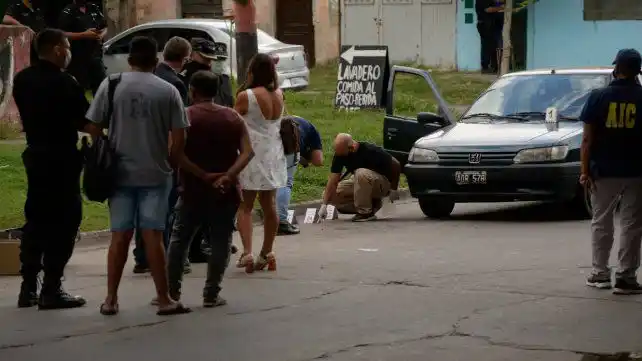 Acribillaron a tiros a un remisero y a su acompañante