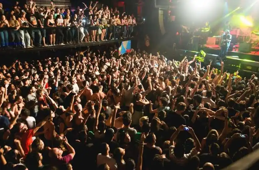 La Vela Puerca desembarcó nuevamente a Rosario con «Destilar»