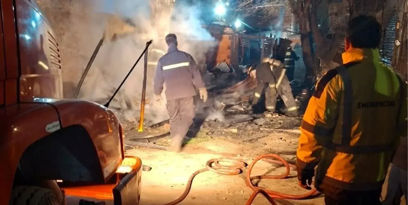 El incendio se dio en una zona de pasillos.