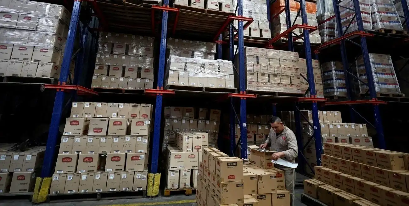 El INDEC midió que la confianza empresarial se mantiene en el terreno negativo tanto en el sector de la producción como del comercio, con la demanda interna como principal debilidad, el empleo como variable de ajuste y la suba de precios como vía de alivio. Foto: Archivo / REUTERS / Agustin Marcarian.