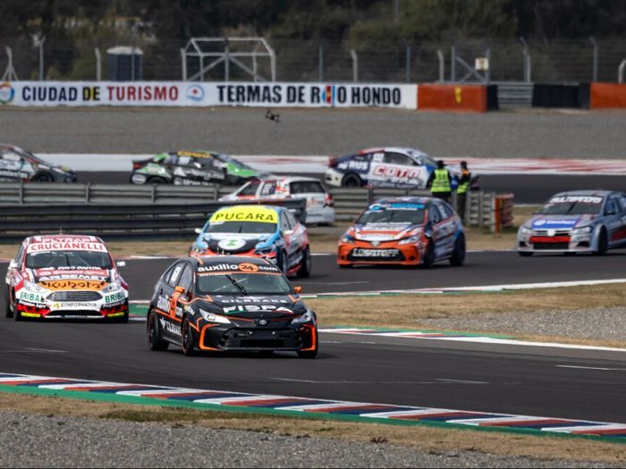 Santero largó de atrás y se llevó la victoria