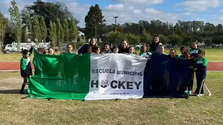 La Escuela Municipal de Hockey participó de un encuentro en Lobería