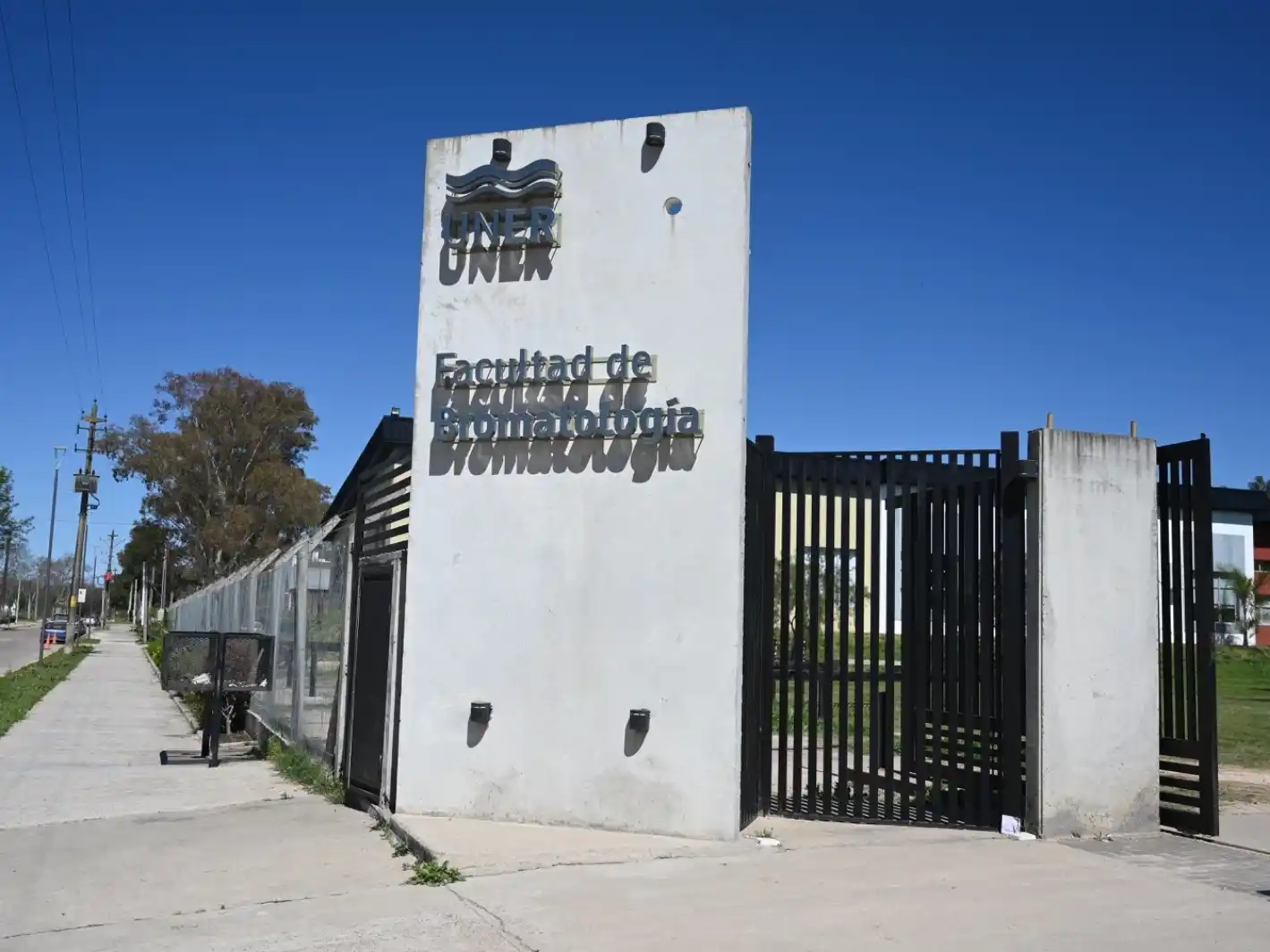 Gualeguaychú tuvo un masivo acatamiento de docentes universitarios en la primera jornada del paro