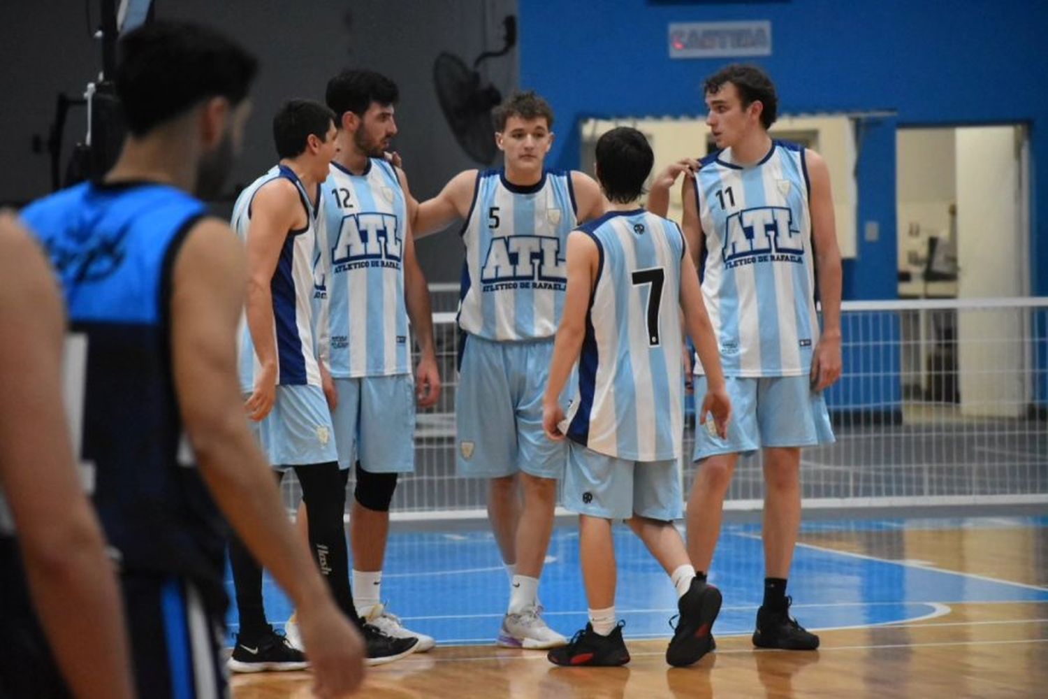 Noche de básquet masculino y femenino de la ARB