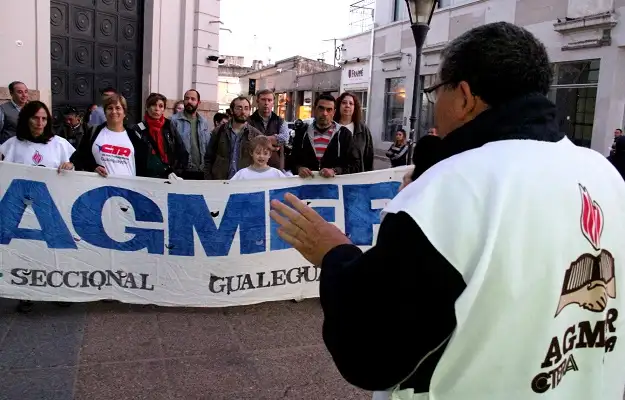 Los docentes reclamaron: “Fuimos al cajero y no teníamos ni un peso”