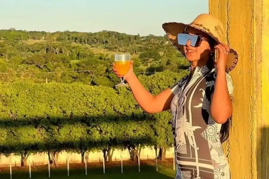 “La Diabla”, la cantante líder de una banda narco que está presa junto a sus cuatro hermanos