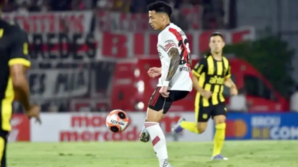 River venció a Peñarol por penales y se quedó con el amistoso en Uruguay