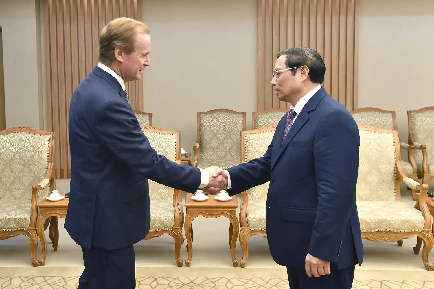 Bordet busca que haya una “conectividad aérea” entre Vietnam y Argentina y Brasil